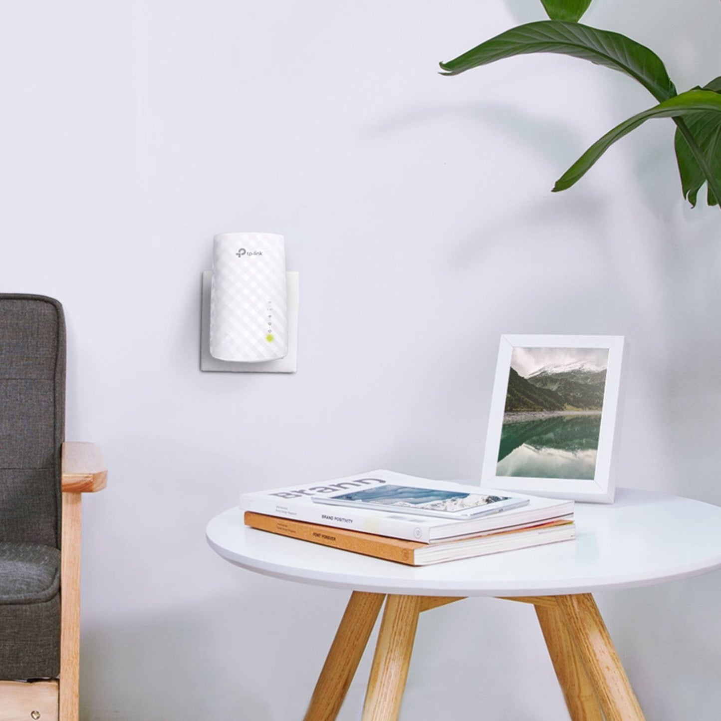 TP-Link RE200 AC750 Mesh Wi-Fi Range Extender | OneMesh